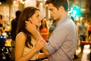 Kristen Stewart a Robert Pattinson ve filmu <b>Twilight Saga: Rozbřesk - 1. část</b>