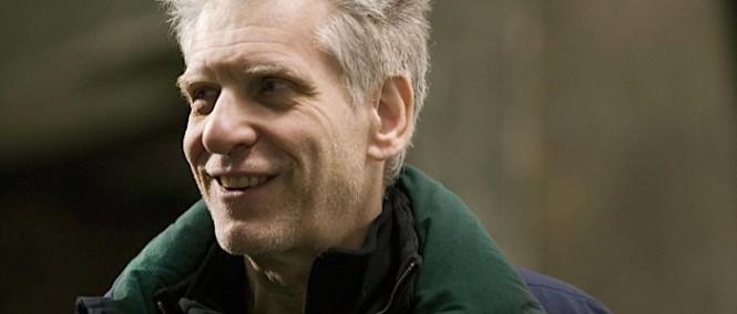David Cronenberg provádí kontrolu prsu