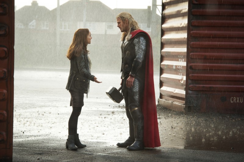 Natalie Portman, Chris Hemsworth ve filmu Thor: Temný svět / Thor: The Dark World