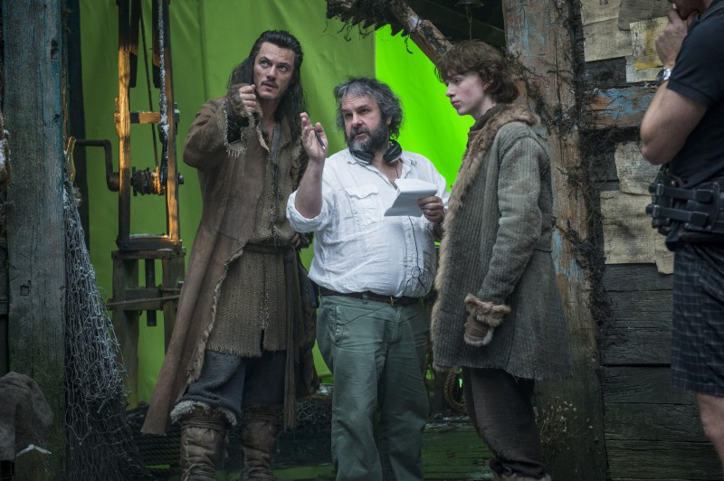 Peter Jackson, Luke Evans při natáčení filmu Hobit: Šmakova dračí poušť / The Hobbit: The Desolation of Smaug