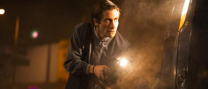 Jake Gyllenhaal v traileru zjišťuje, že město svítí v noci