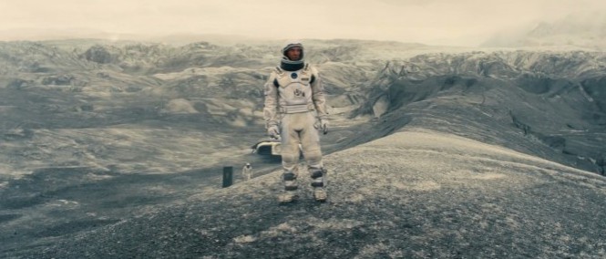 Trailer: Interstellar ohromuje rozšířením měřítka 
