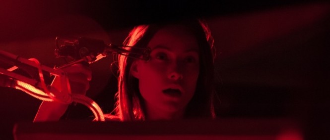 Vzkříšení démona: Olivia Wilde ožívá v traileru nového hororu