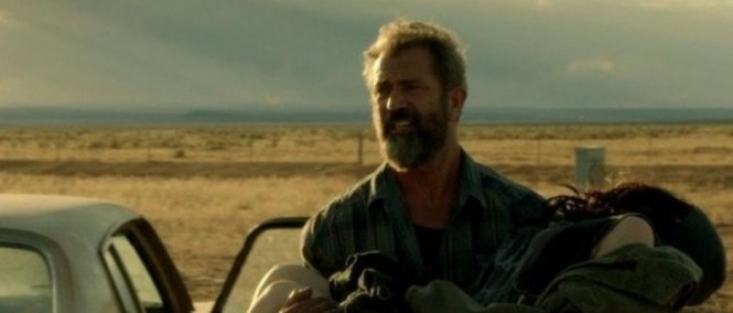 Ve jménu krve: Mel Gibson ochraňuje dceru v novém traileru