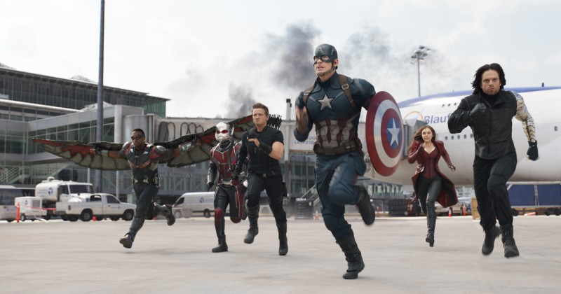 Anthony Mackie, Paul Rudd, Jeremy Renner, Chris Evans, Elizabeth Olsen, Sebastian Stan ve filmu Captain America: Občanská válka / Captain America: Civil War