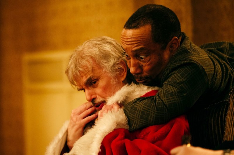 Billy Bob Thornton, Tony Cox ve filmu Santa je pořád úchyl / Bad Santa 2