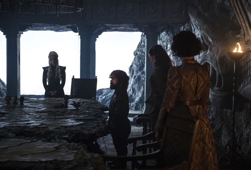 Emilia Clarke, Peter Dinklage, Gemma Whelan, Indira Varma ve filmu Hra o trůny / Game of Thrones
