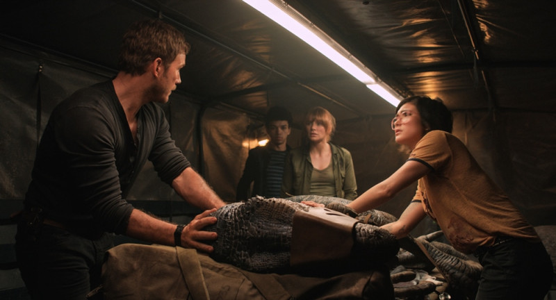 Chris Pratt, Bryce Dallas Howard ve filmu Jurský svět: Zánik říše / Jurassic World: Fallen Kingdom 