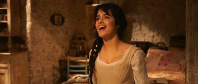 Camila Cabello jako Popelka na první fotce