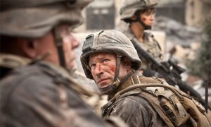 Aaron Eckhart ve filmu <b>Světová invaze</b>
