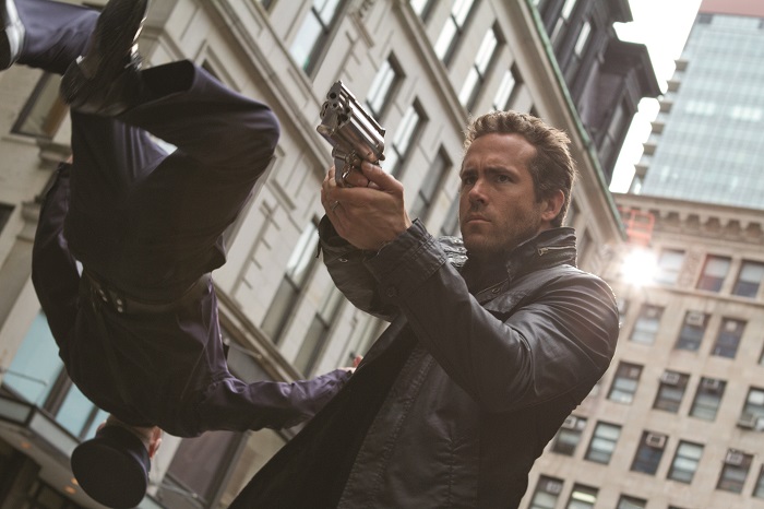 Ryan Reynolds ve filmu R.I.P.D.- URNA: Útvar Rozhodně Neživých Agentů / R.I.P.D.