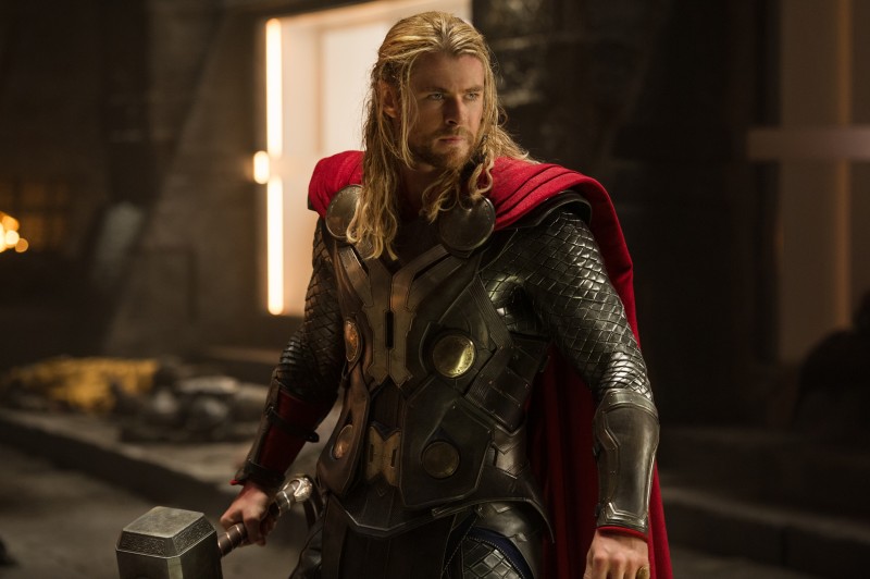 Chris Hemsworth ve filmu Thor: Temný svět / Thor: The Dark World