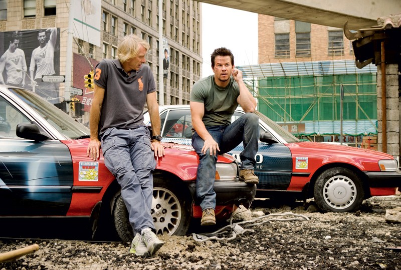 Michael Bay, Mark Wahlberg při natáčení filmu Transformers: Zánik / Transformers: Age of Extinction