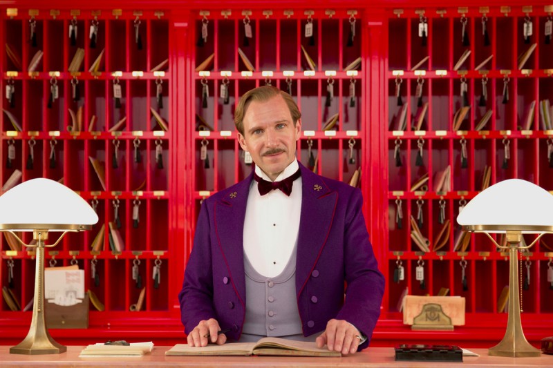 Ralph Fiennes ve filmu Grandhotel Budapešť / 