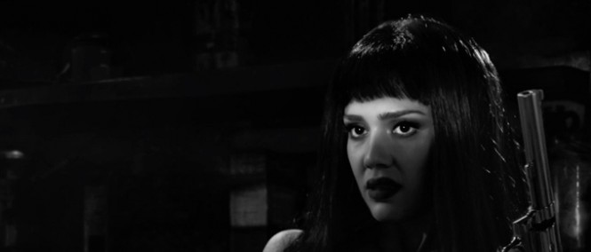 Sin City: Jessica Alba je ženská, která šílí - v klipu
