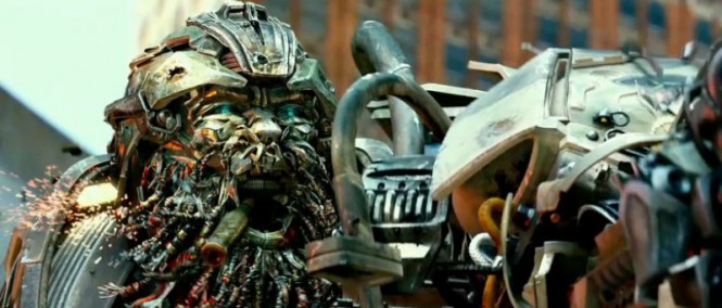 Transformer odhazující cigáro v novém traileru