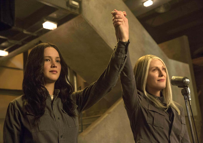 Jennifer Lawrence, Julianne Moore ve filmu Hunger Games: Síla vzdoru 1. část / The Hunger Games: Mockingjay - Part 1