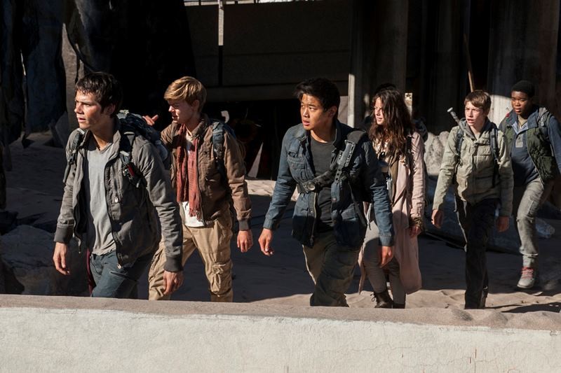 Dylan O'Brien, Thomas Sangster, Ki Hong Lee, Kaya Scodelario, Jacob Lofland, Dexter Darden ve filmu Labyrint: Zkoušky ohněm / Maze Runner: The Scorch Trials