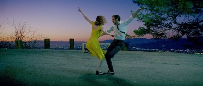 La La Land Ryan Gosling zpívá Emmě Stone v prvním traileru