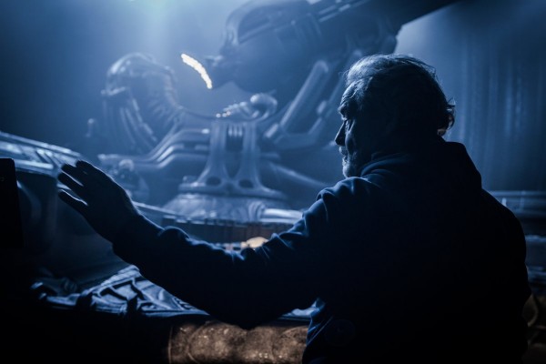 Ridley Scott při natáčení filmu Vetřelec: Covenant / Vetrelec: Covenant