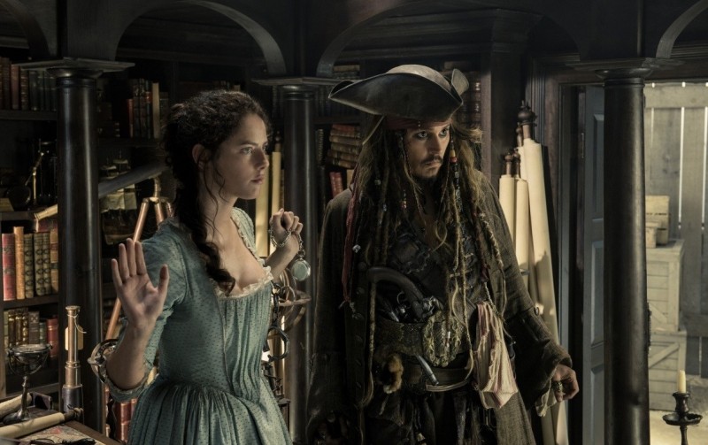 Johnny Depp, Kaya Scodelario ve filmu Piráti z Karibiku: Salazarova pomsta / Pirates of the Caribbean: Dead Men Tell No Tales