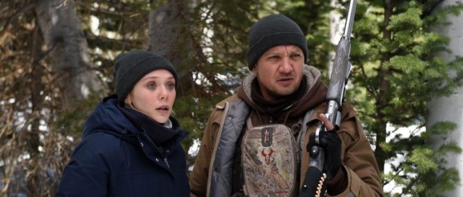Elizabeth Olsen a Jeremy Renner stíhají vraha v traileru Wind River