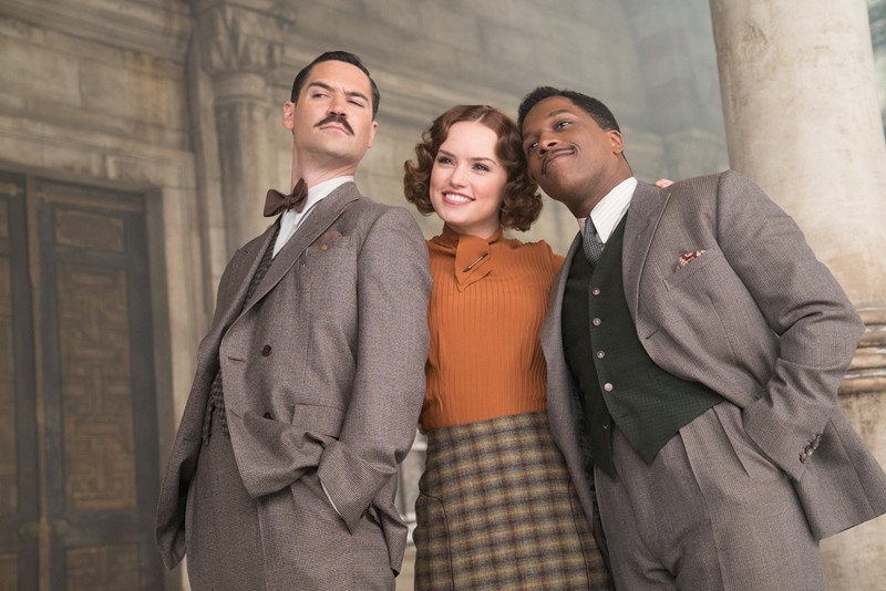 Manuel Garcia-Rulfo, Daisy Ridley, Leslie Odom Jr. ve filmu Vražda v Orient expresu / Murder on the Orient Express