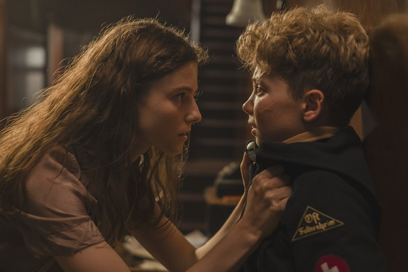 Thomasin McKenzie, Roman Griffin Davis ve filmu Králíček Jojo / Jojo Rabbit