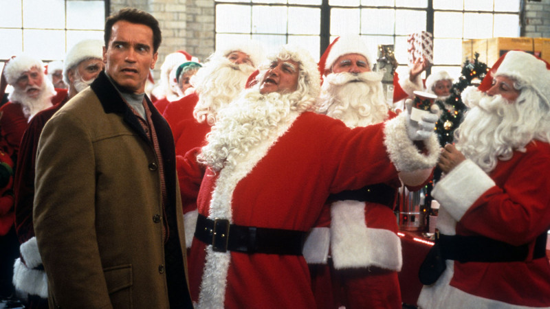 Arnold Schwarzenegger ve filmu Rolničky, kam se podíváš / Jingle All the Way