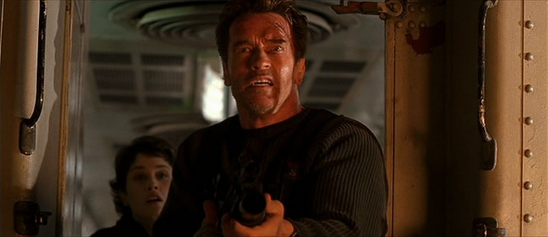 Arnold Schwarzenegger ve filmu Konec světa / End of Days