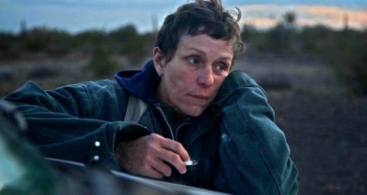 Frances McDormand ve filmu Země nomádů / Nomadland