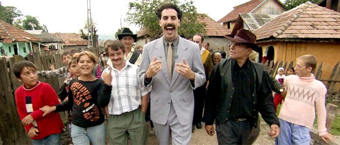Sacha Baron Cohen ve filmu Borat: Nakoukání do amerycké kultůry na obědnávku slavnoj kazašskoj národu / Borat: Cultural Learnings of America for Make Benefit Glorious Nation of Kazakhstan