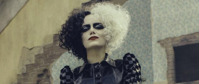 Emma Stone jako Cruella v prvním traileru