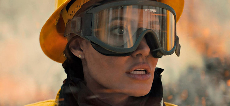 Angelina Jolie ve filmu Kdo mi jde po krku / Those Who Wish Me Dead