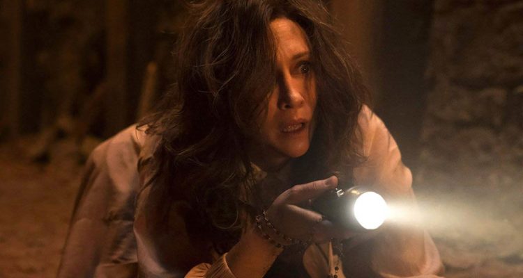 Vera Farmiga ve filmu V zajetí démonů 3: Na Ďáblův příkaz / The Conjuring: The Devil Made Me Do It