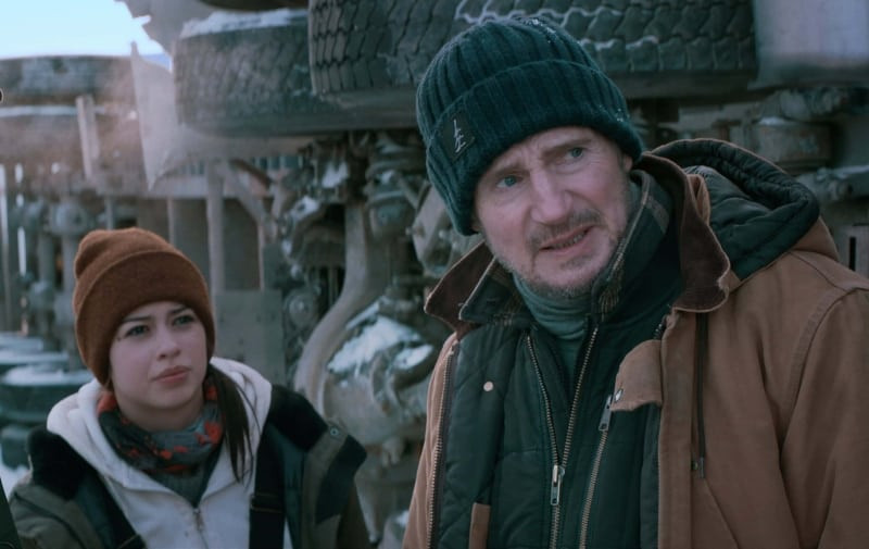 Liam Neeson, Amber Midthunder ve filmu Mrazivá past / The Ice Road