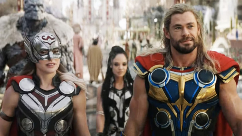 Chris Hemsworth, Natalie Portman ve filmu Thor: Láska jako hrom / Thor: Love and Thunder
