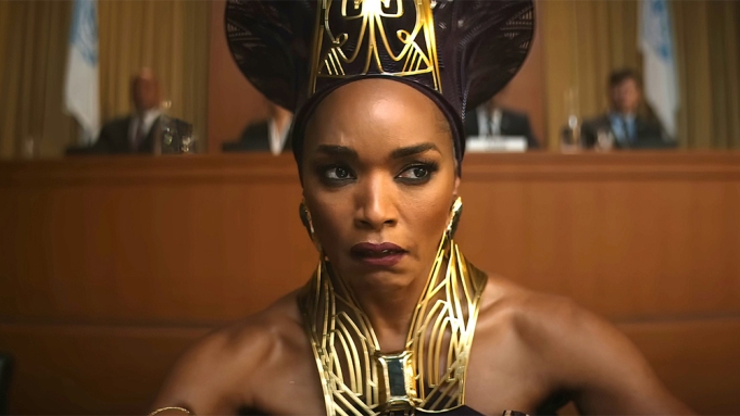 Angela Bassett ve filmu Black Panther: Wakanda nechť žije / Black Panther: Wakanda Forever