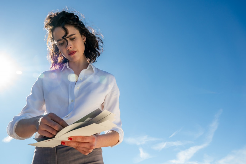 Margaret Qualley ve filmu Vočko Honey / Honey Don't!