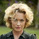 Kelly Carlson